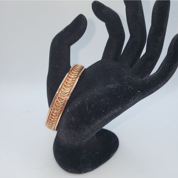 Bronzo Italia Average Diamond Cut Spiral Round Bangle NWOT - Picture 3 of 6